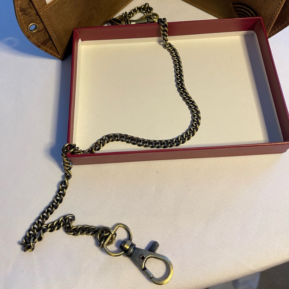 New in box men’s leather wallet with chain - Picture 4 of 6